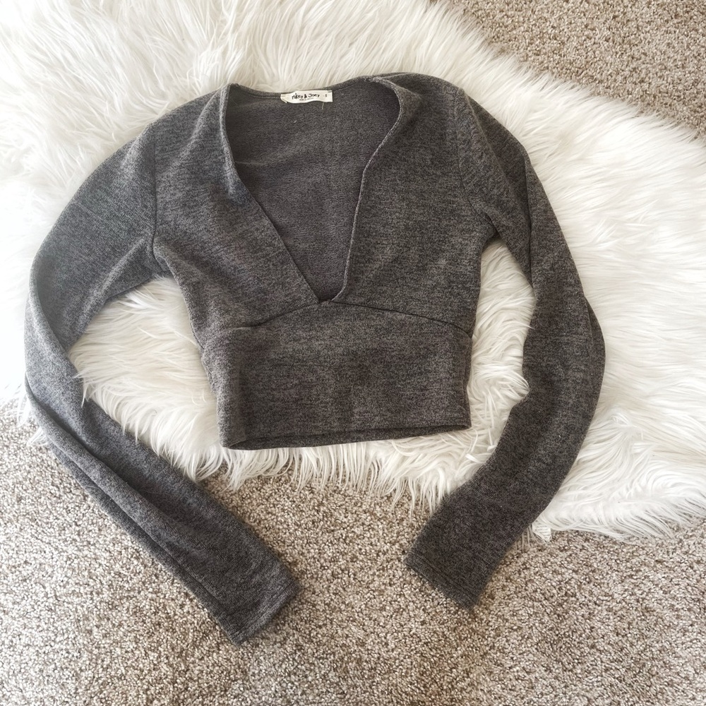 Gray sexy crop sweater